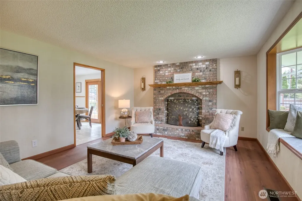 912 W Simpson Avenue Montesano WA 98563