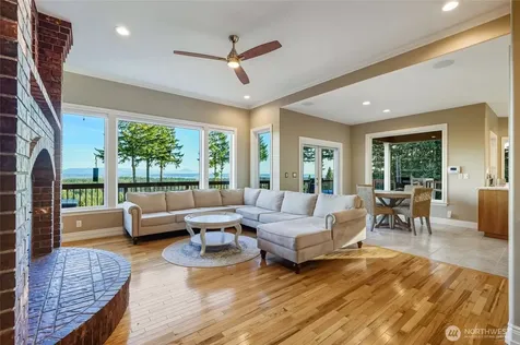 514 Wayne's Ridge Circle Camano Island WA 98282