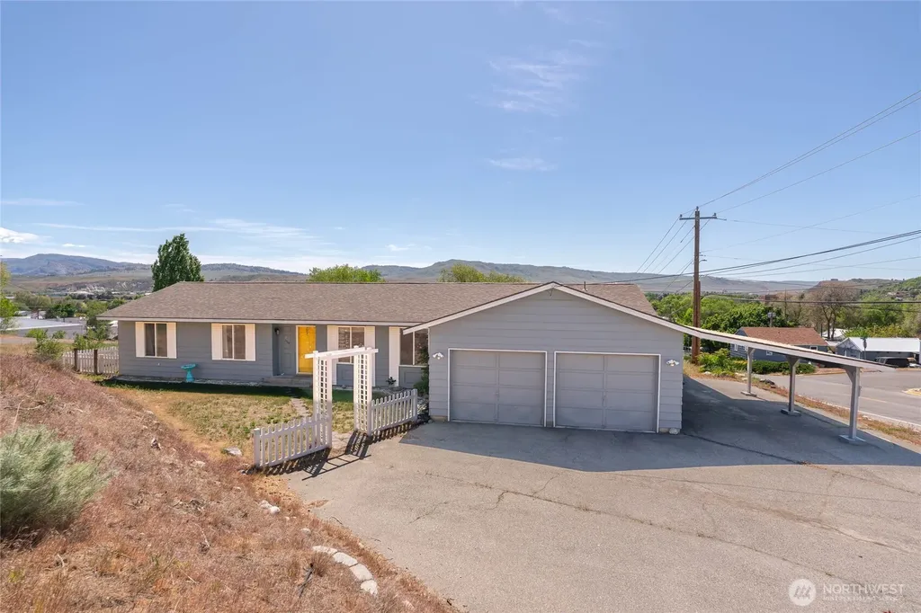 504 Ash Street Omak WA 98841