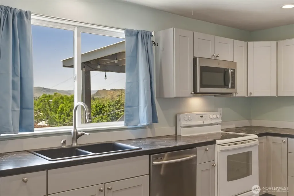 504 Ash Street Omak WA 98841