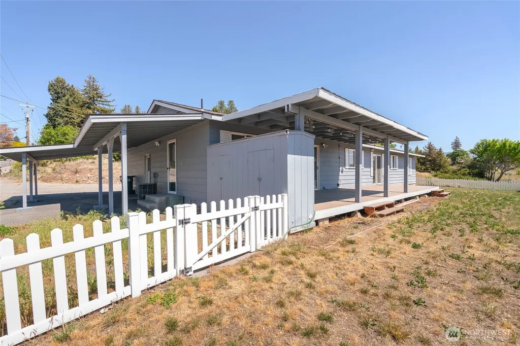 504 Ash Street Omak WA 98841