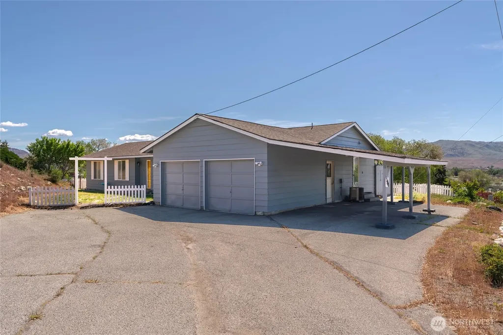 504 Ash Street Omak WA 98841