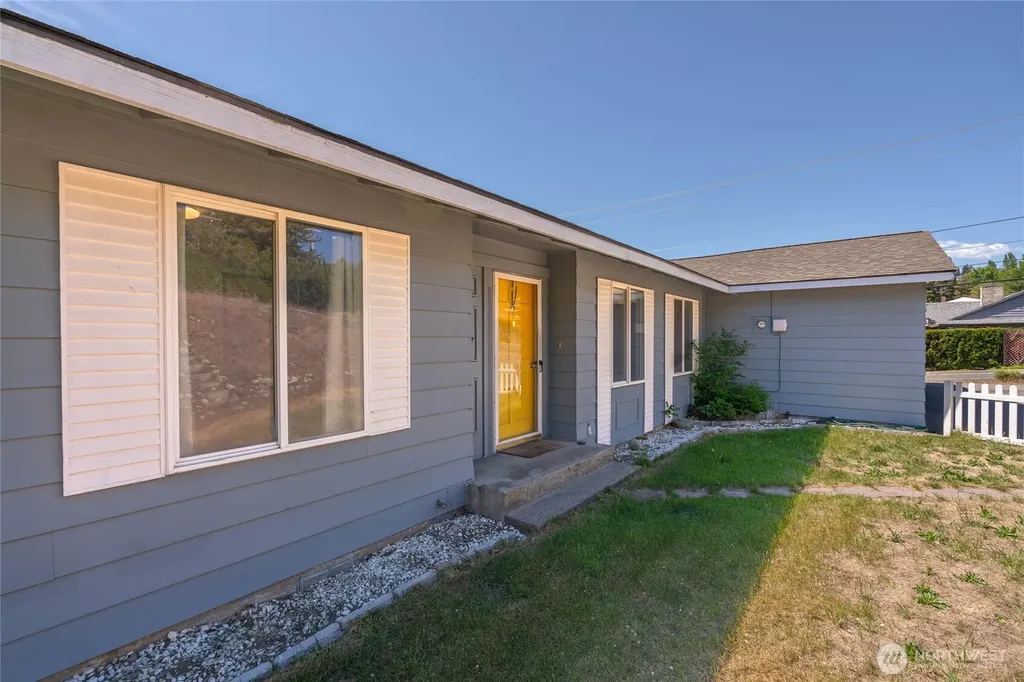 504 Ash Street Omak WA 98841