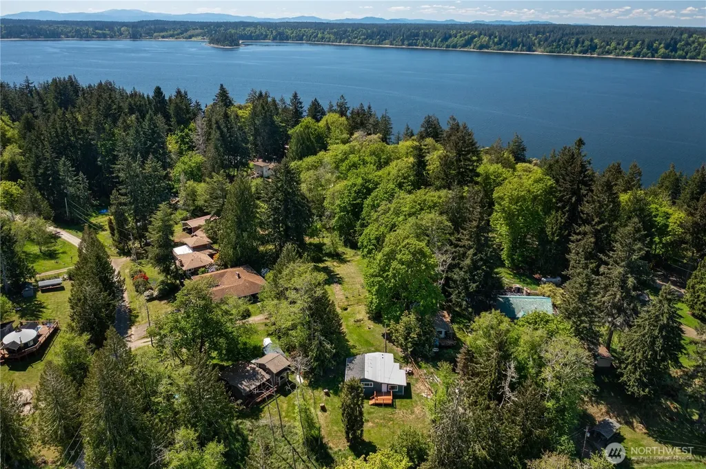 22504 Maple Drive NW Lakebay WA 98349