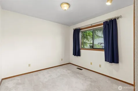 746 22nd Street SW Puyallup WA 98371