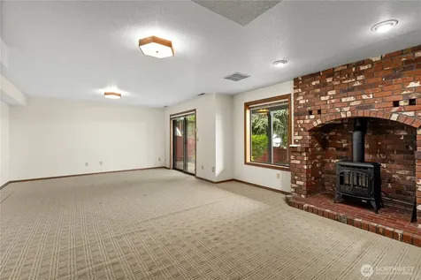 746 22nd Street SW Puyallup WA 98371