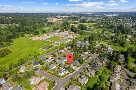 746 22nd Street SW Puyallup WA 98371