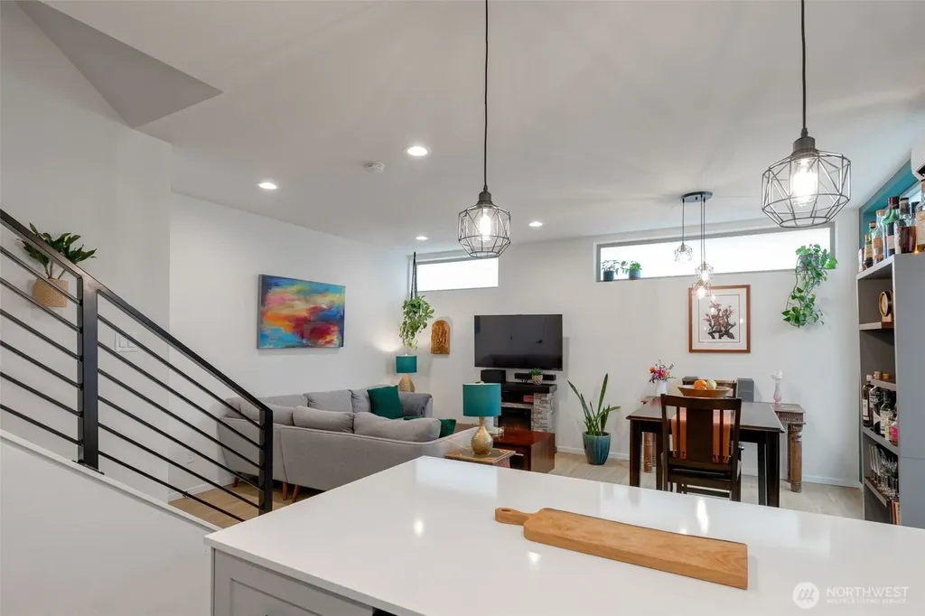 8015 Mary Avenue NW Seattle WA 98117