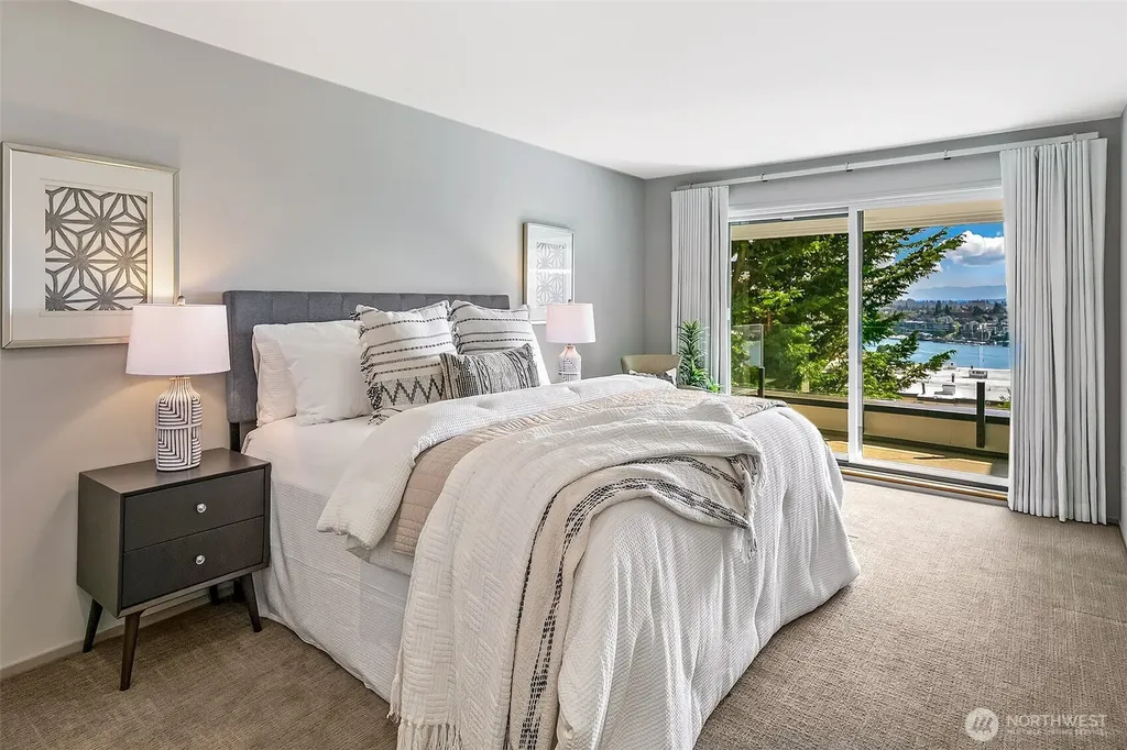 2400 Aurora Avenue N Seattle WA 98109