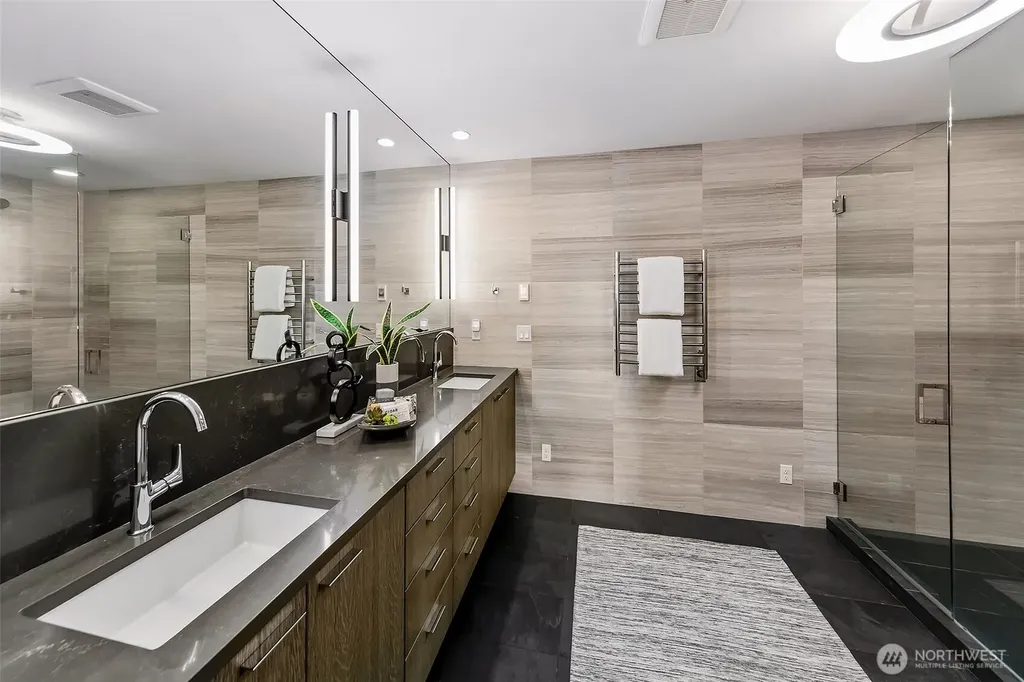 2400 Aurora Avenue N Seattle WA 98109