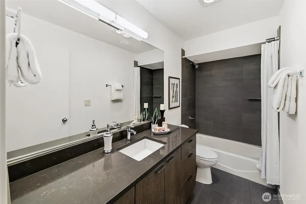 2400 Aurora Avenue N Seattle WA 98109