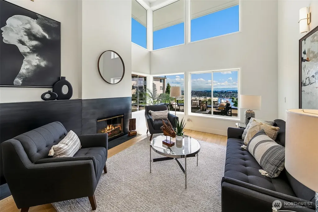 2400 Aurora Avenue N Seattle WA 98109