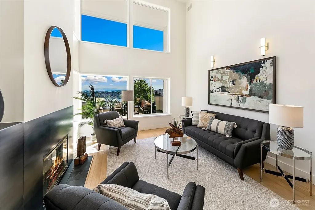 2400 Aurora Avenue N Seattle WA 98109