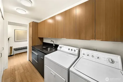 2400 Aurora Avenue N Seattle WA 98109