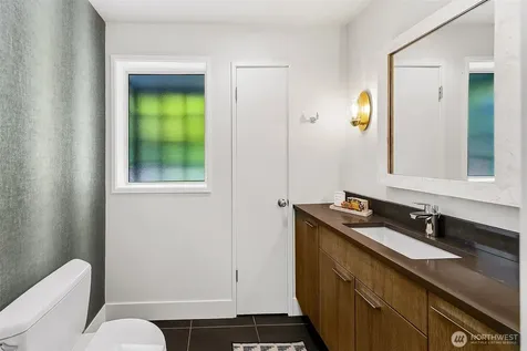 2400 Aurora Avenue N Seattle WA 98109