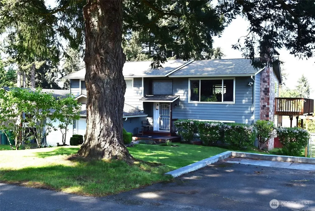 8611 Vistarama Avenue Everett WA 98208