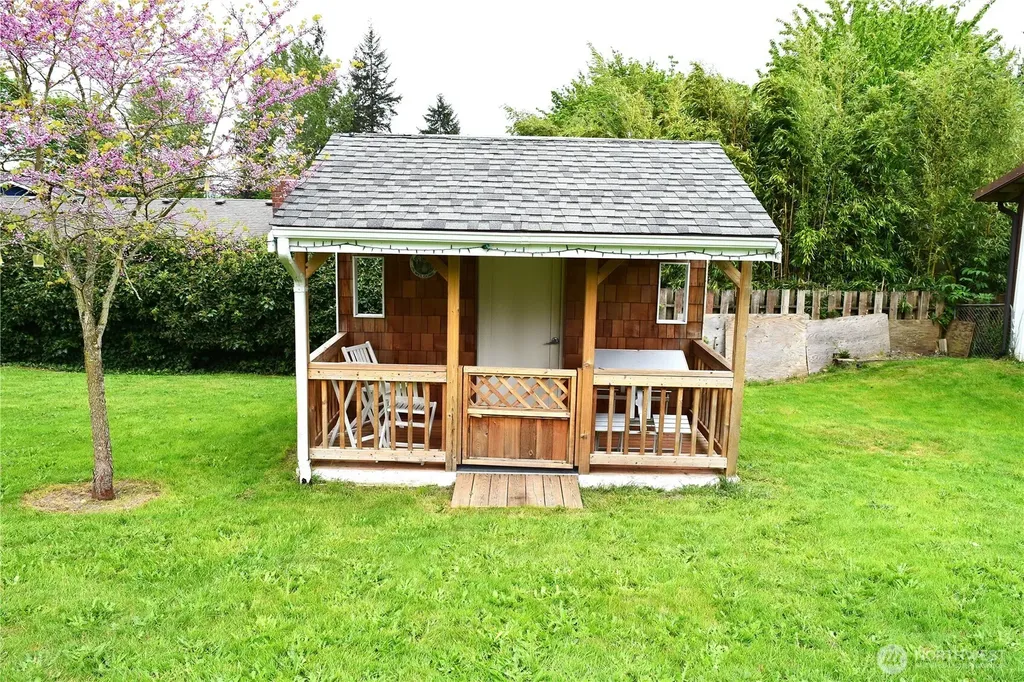 8611 Vistarama Avenue Everett WA 98208