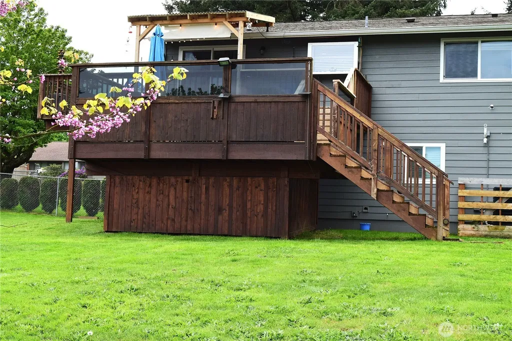 8611 Vistarama Avenue Everett WA 98208