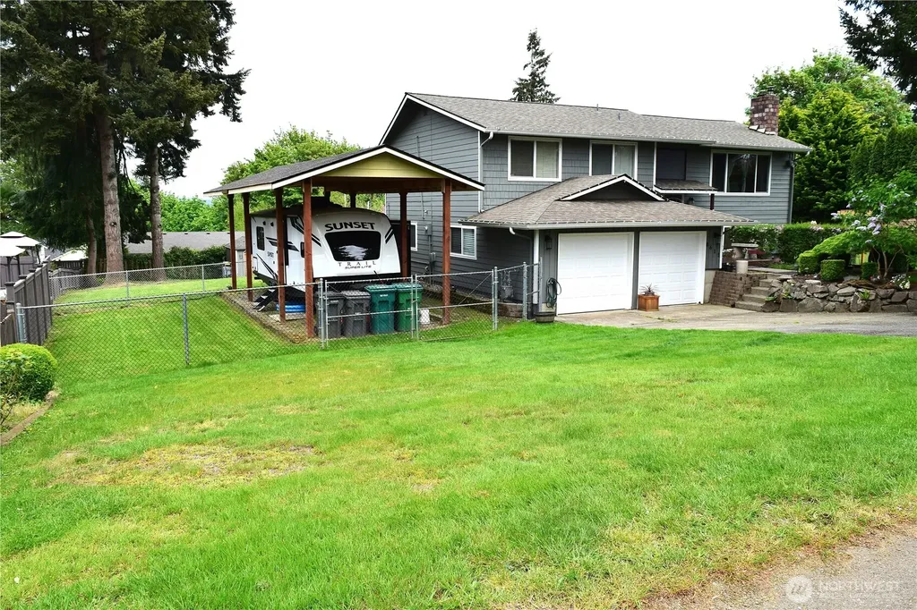 8611 Vistarama Avenue Everett WA 98208