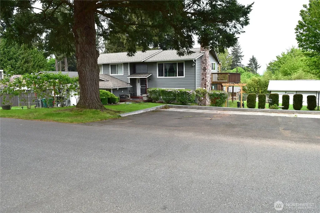 8611 Vistarama Avenue Everett WA 98208