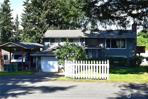 8611 Vistarama Avenue Everett WA 98208