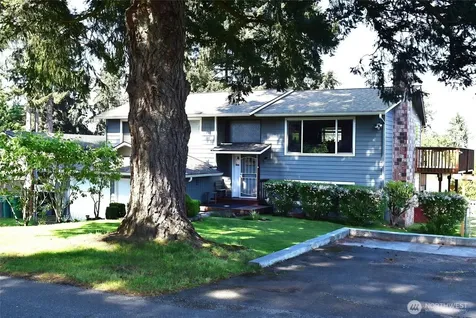 8611 Vistarama Avenue Everett WA 98208