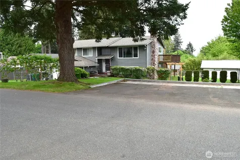 8611 Vistarama Avenue Everett WA 98208