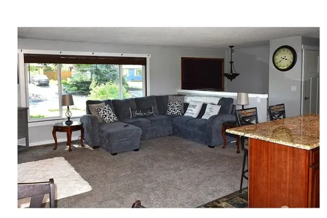 8611 Vistarama Avenue Everett WA 98208