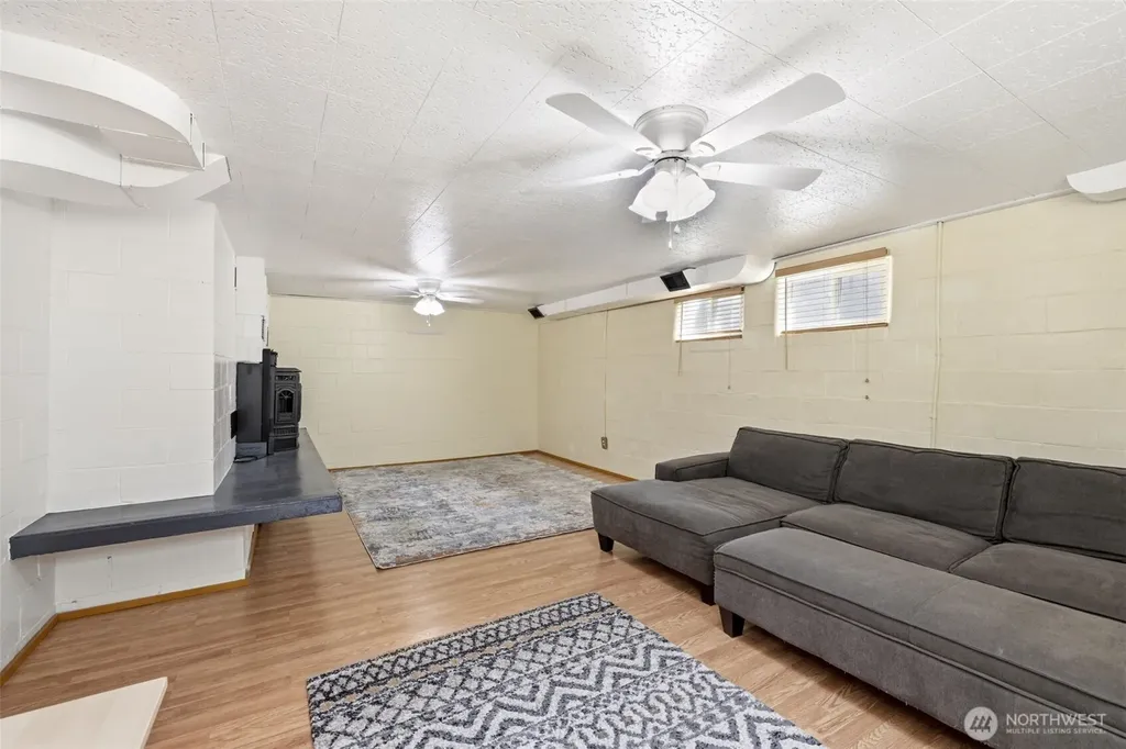 4826 Delaware Avenue Everett WA 98203