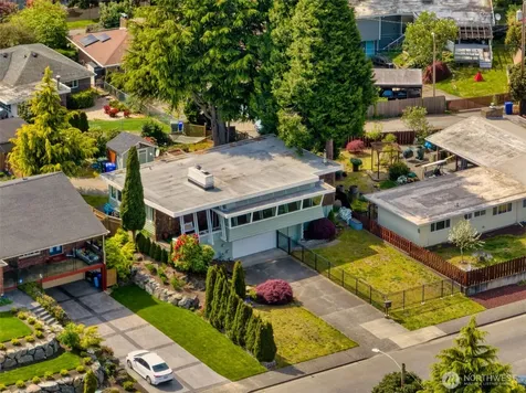4826 Delaware Avenue Everett WA 98203