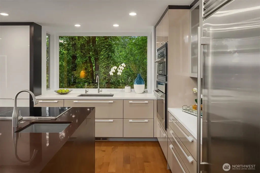 1606 W Lake Sammamish Parkway SE Bellevue WA 98008