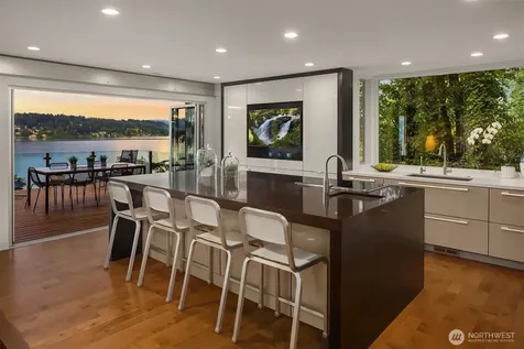 1606 W Lake Sammamish Parkway SE Bellevue WA 98008