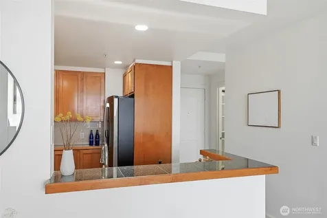 2607 Western Avenue Seattle WA 98121