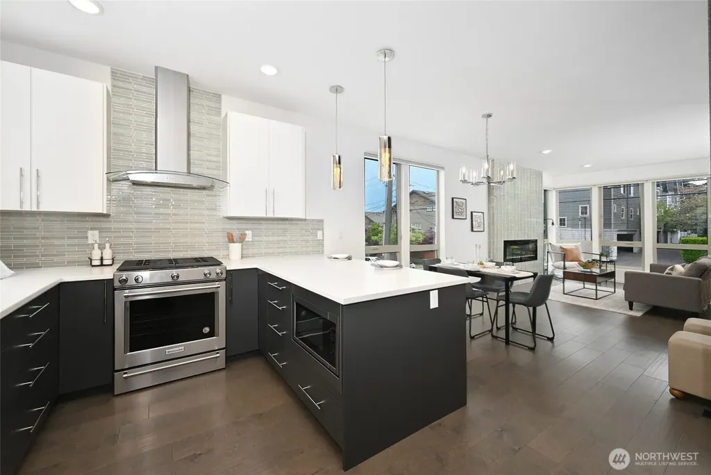 738 N 95th Seattle WA 98103