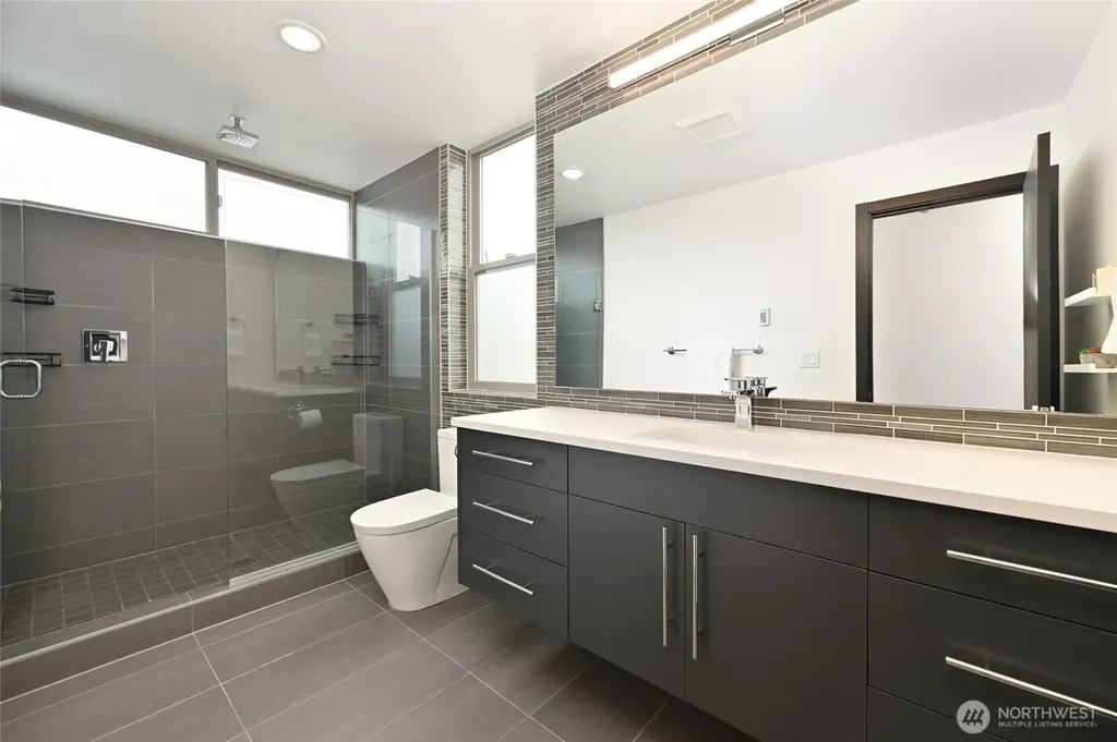 738 N 95th Seattle WA 98103