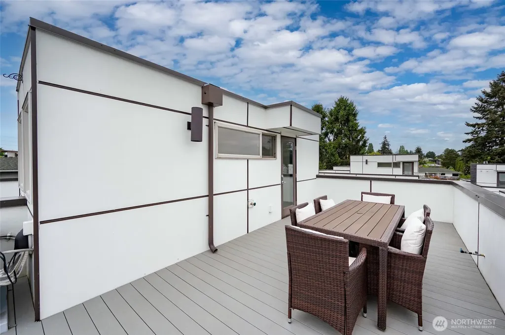 738 N 95th Seattle WA 98103