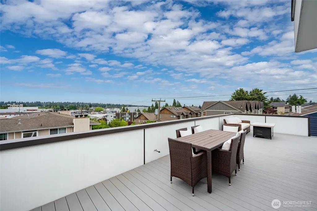 738 N 95th Seattle WA 98103