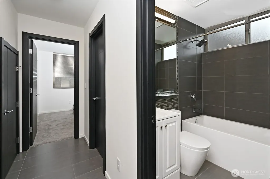738 N 95th Seattle WA 98103