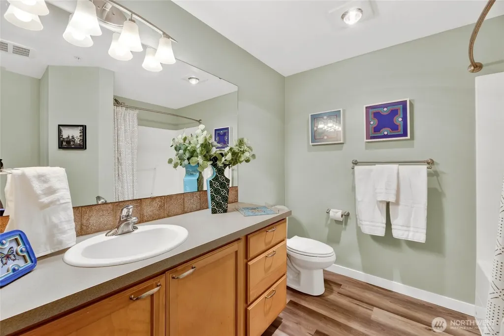 12534 15th Avenue NE Seattle WA 98125