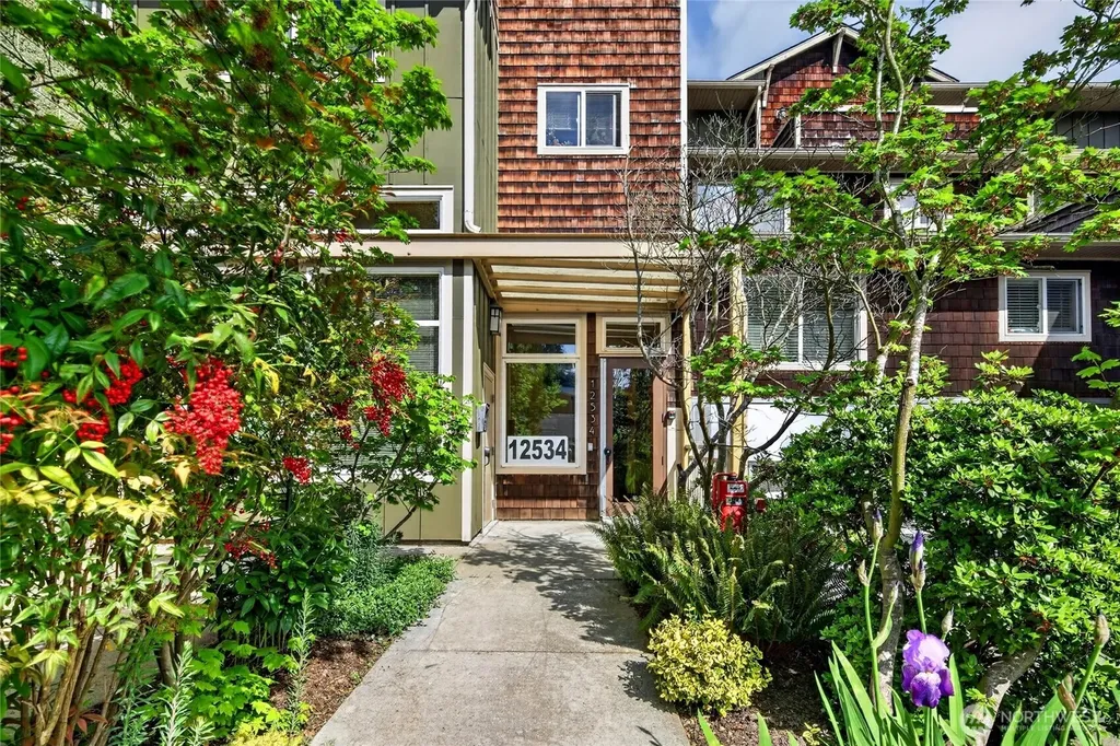 12534 15th Avenue NE Seattle WA 98125
