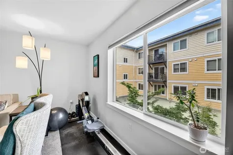 12534 15th Avenue NE Seattle WA 98125