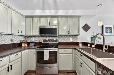 12534 15th Avenue NE Seattle WA 98125