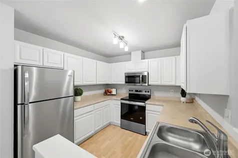 9210 Market Place Lake Stevens WA 98258