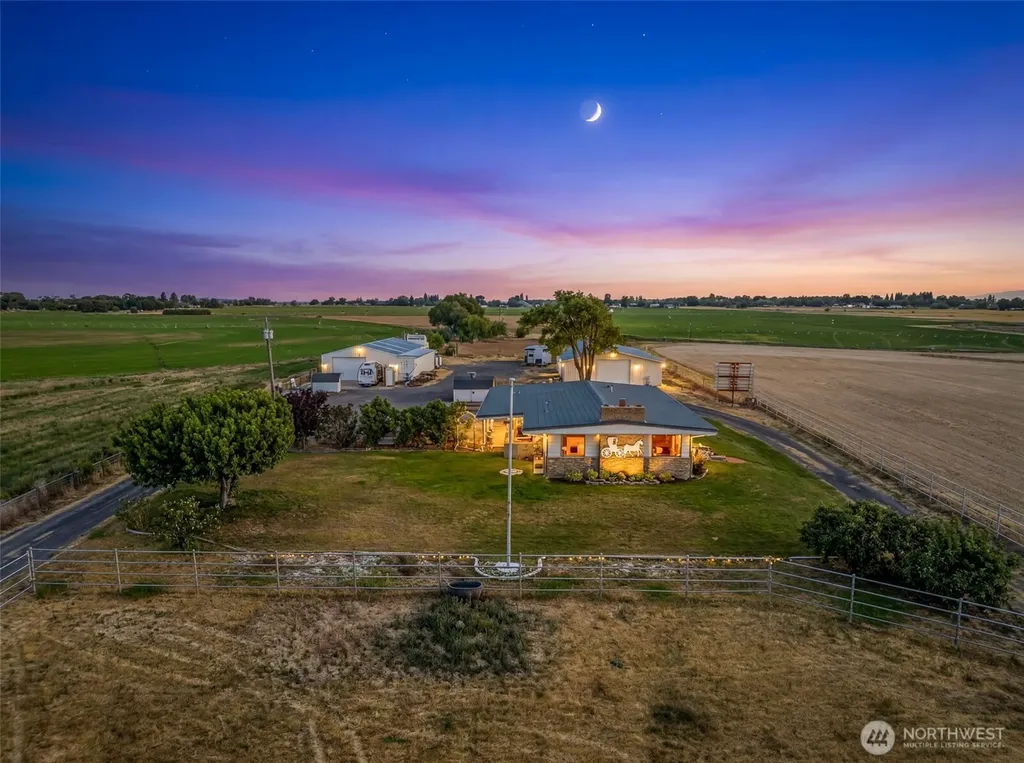 721 Rd 20 NE Soap Lake WA 98851