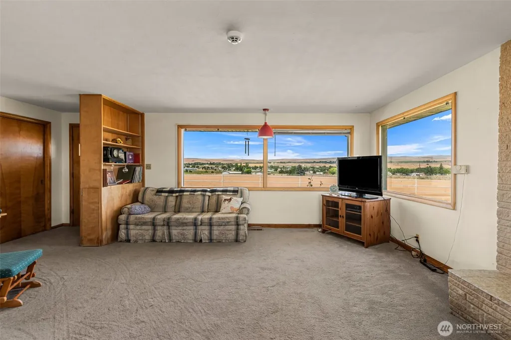 721 Rd 20 NE Soap Lake WA 98851