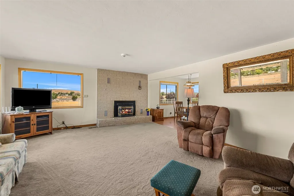 721 Rd 20 NE Soap Lake WA 98851