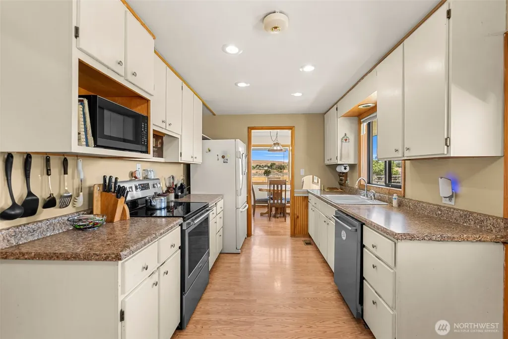721 Rd 20 NE Soap Lake WA 98851