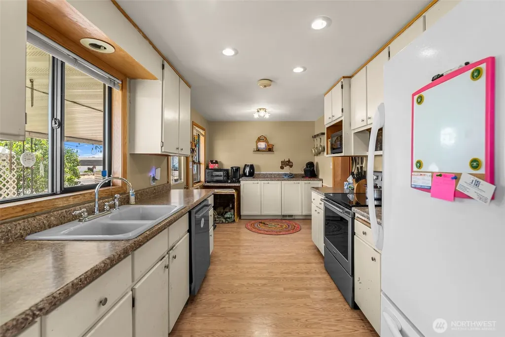 721 Rd 20 NE Soap Lake WA 98851
