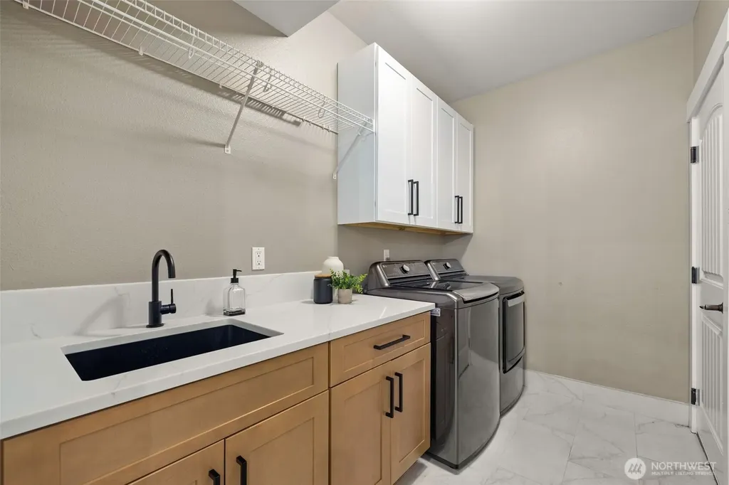 1300 N 27th Place Renton WA 98056