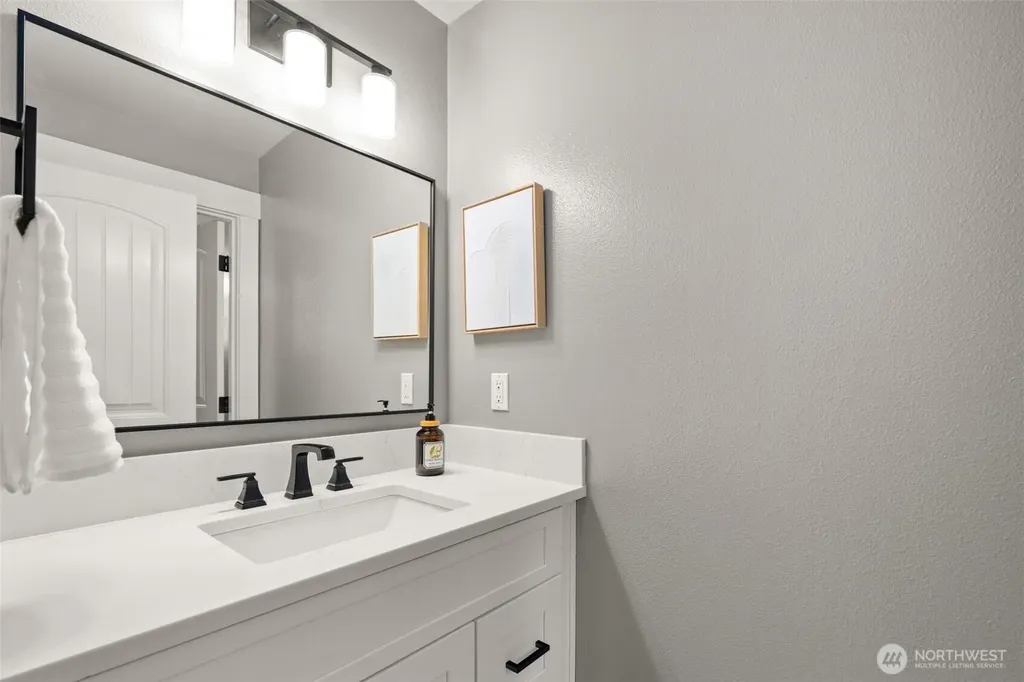 1300 N 27th Place Renton WA 98056